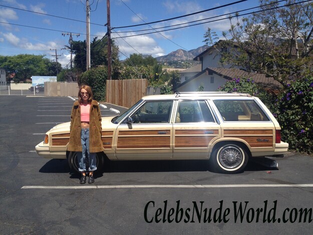 Emily Browning on leaked nudes 79150