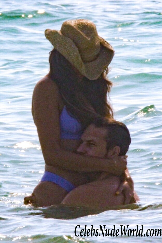 Eiza Gonzalez Bikini 79273