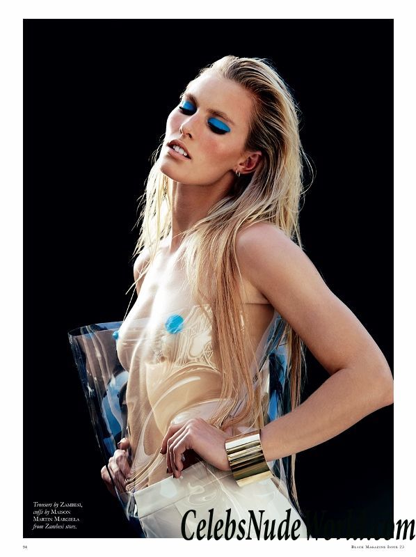 Emily Baker Topless photoset 79291