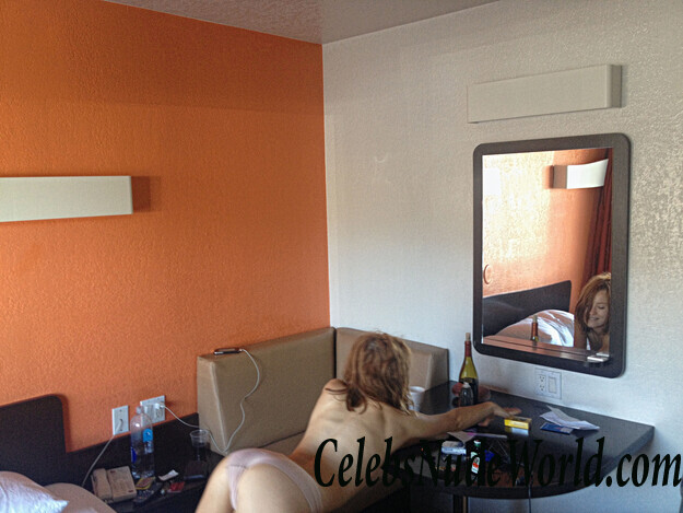 Emily Browning Leaked 79346