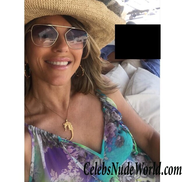 Elizabeth Hurley Topless 79472