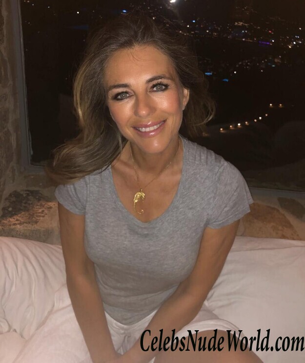 Elizabeth Hurley Topless 79477