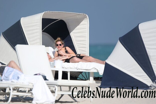 Ellie Goulding Bikini 79541