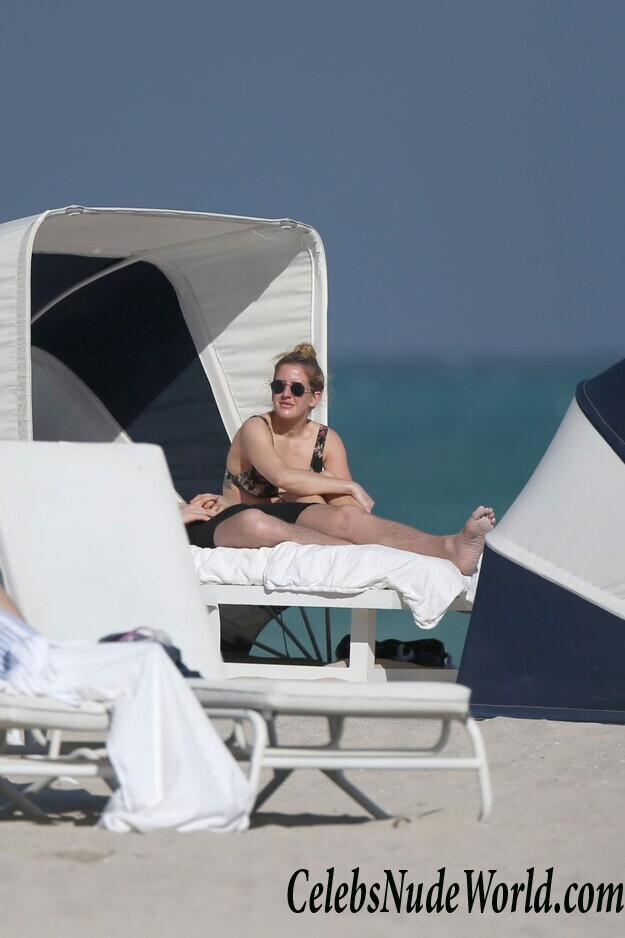 Ellie Goulding Bikini 79542