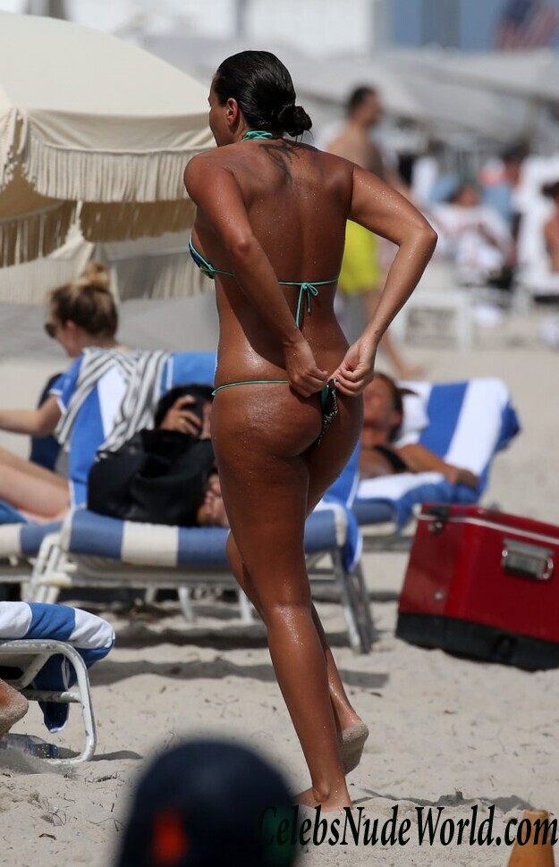 Eda Taspinar Sexy 80001