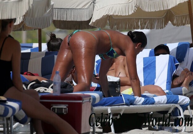 Eda Taspinar Sexy 80003