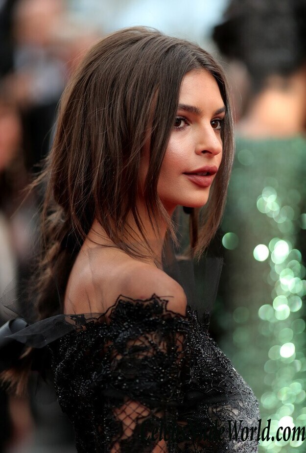 Emily Ratajkowski Makes Boob Window Dresses Stylish 80177