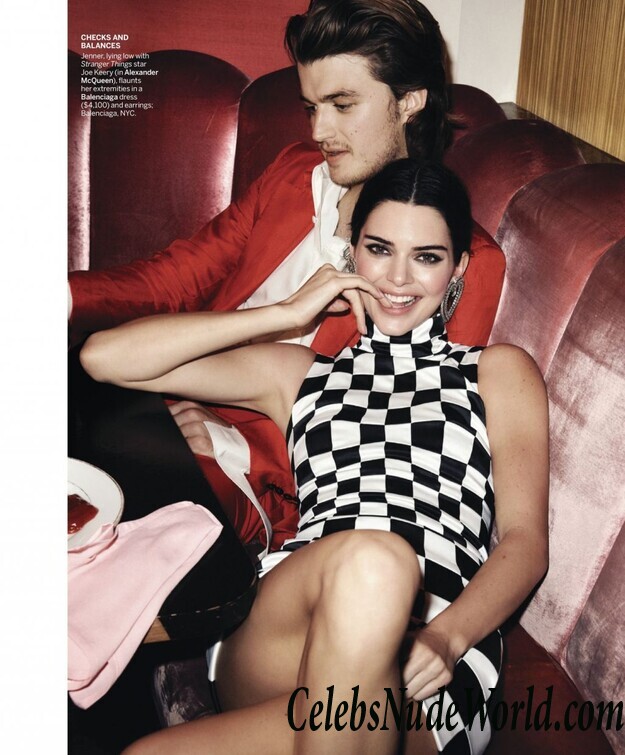 Kendall Jenner & Emily Ratajkowski Sexy 80195