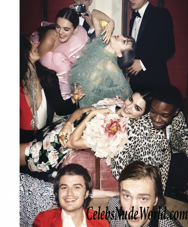 Kendall Jenner & Emily Ratajkowski Sexy 80197