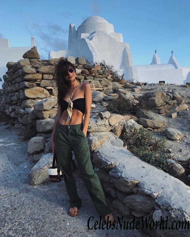 Emily Ratajkowski Nude 80249