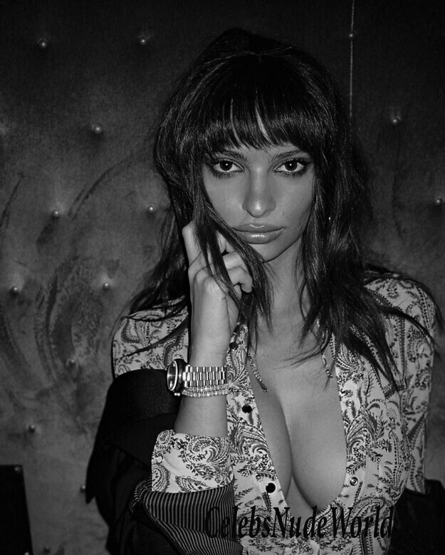 Emily Ratajkowski Nude 80250