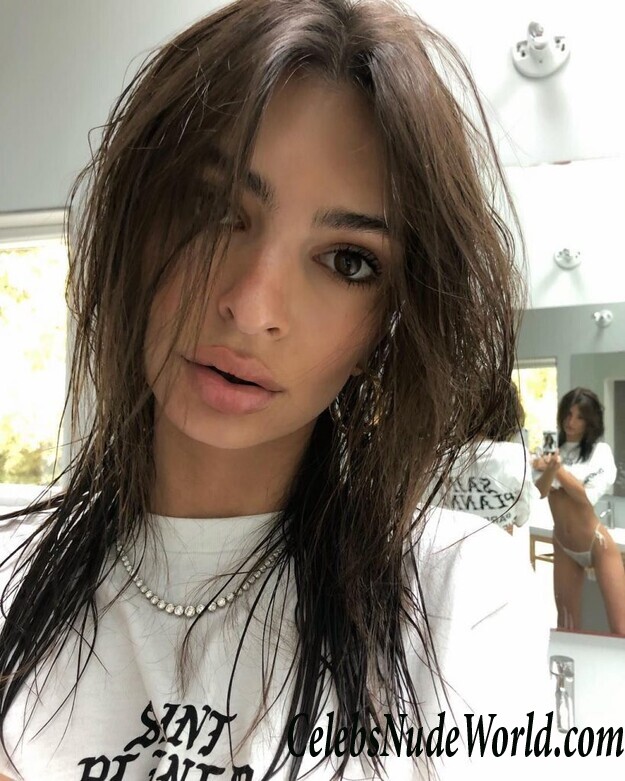 Emily Ratajkowski Nude 80254