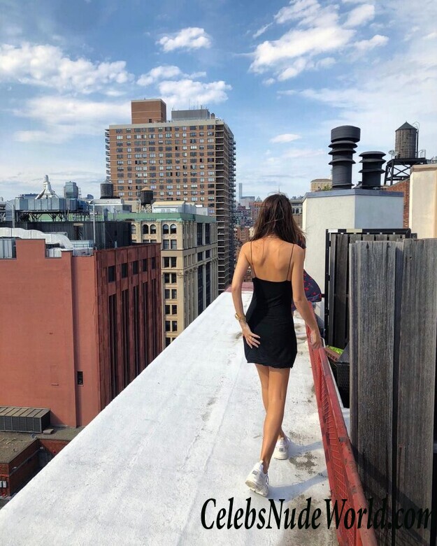 Emily Ratajkowski Nude 80261