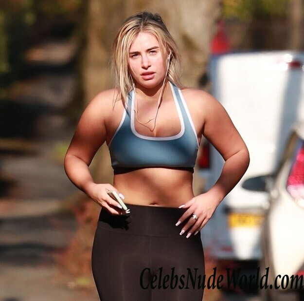 Ellie Brown Erotic 80451