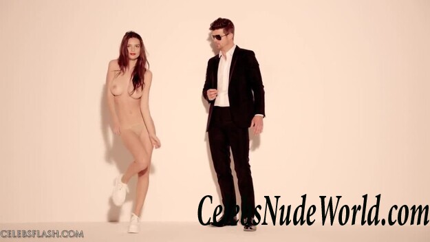 Nude pics of Emily Ratajkowski 80601