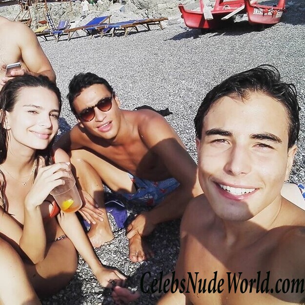 Sexy pics of Emily Ratajkowski 81302