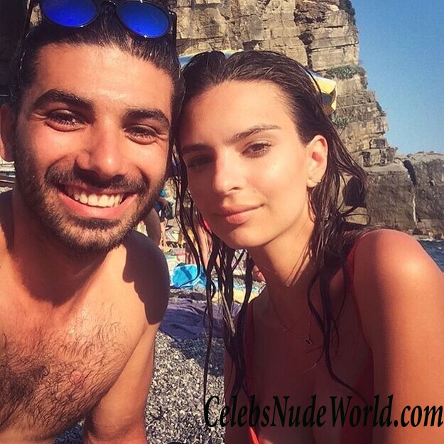 Sexy pics of Emily Ratajkowski 81309