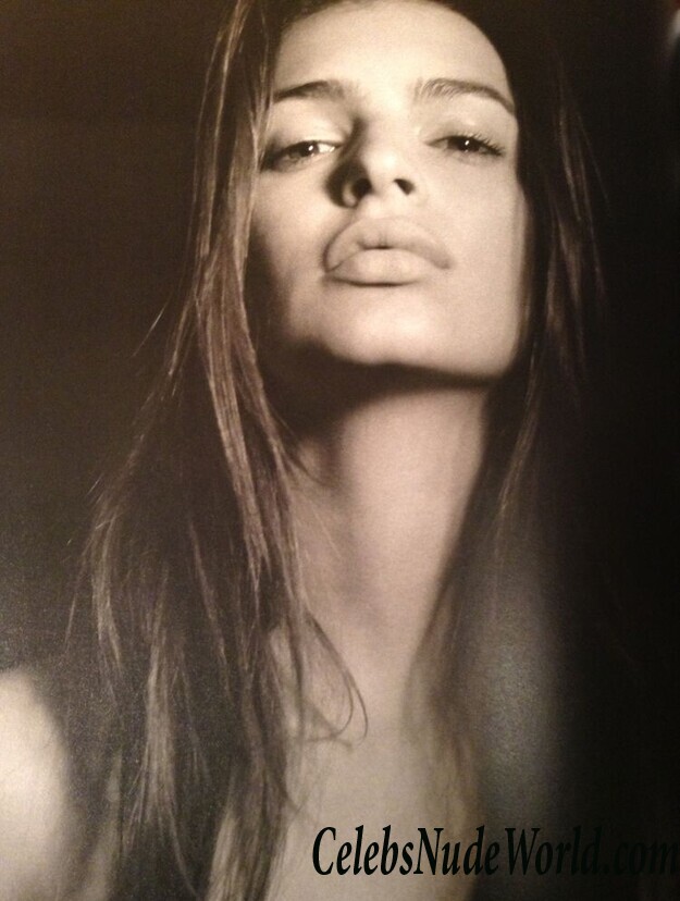 Naked pics of Emily Ratajkowski 81333