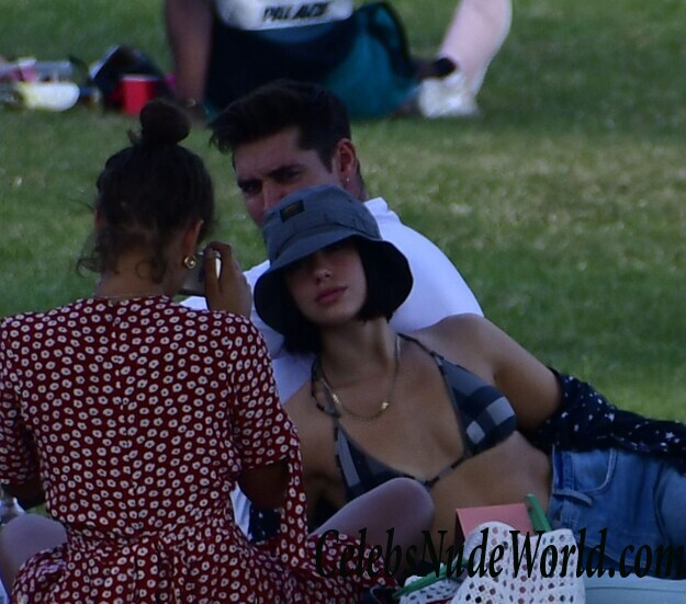 Dua Lipa Sexy 81589