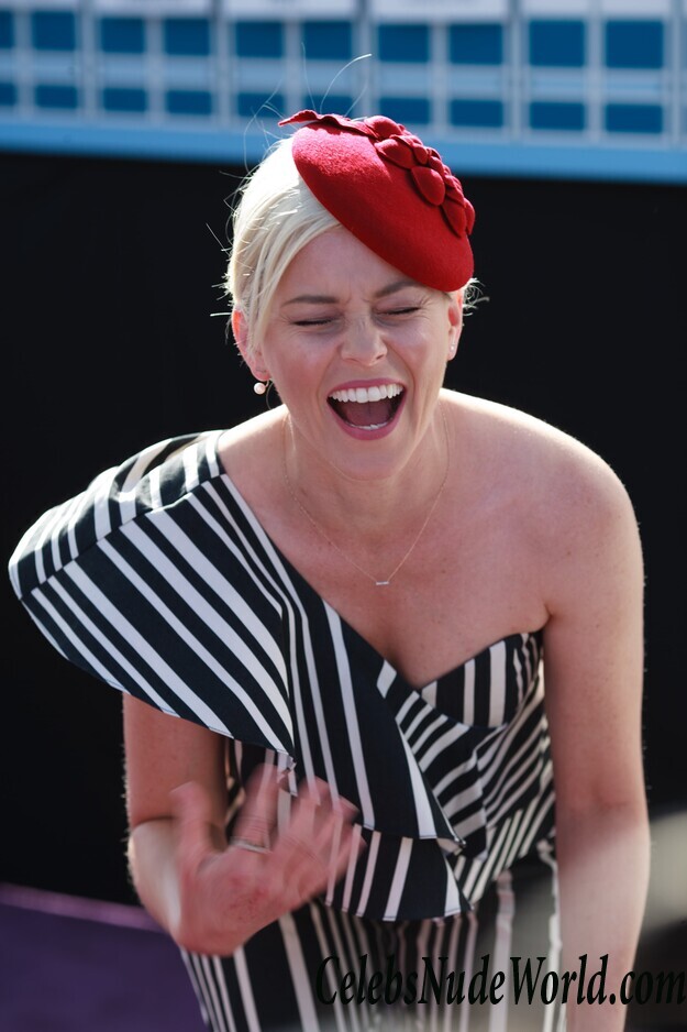 Elizabeth Banks Sexy 81779