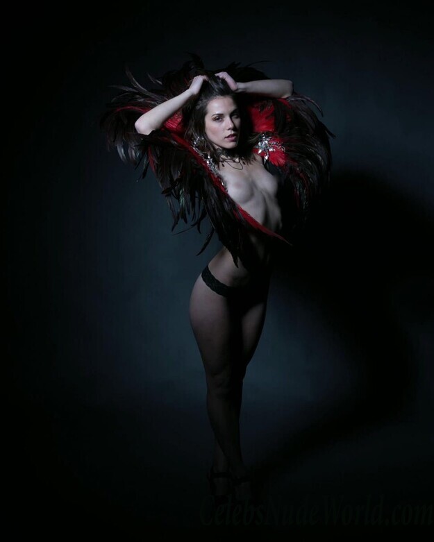 Elena Generi Naked 81977