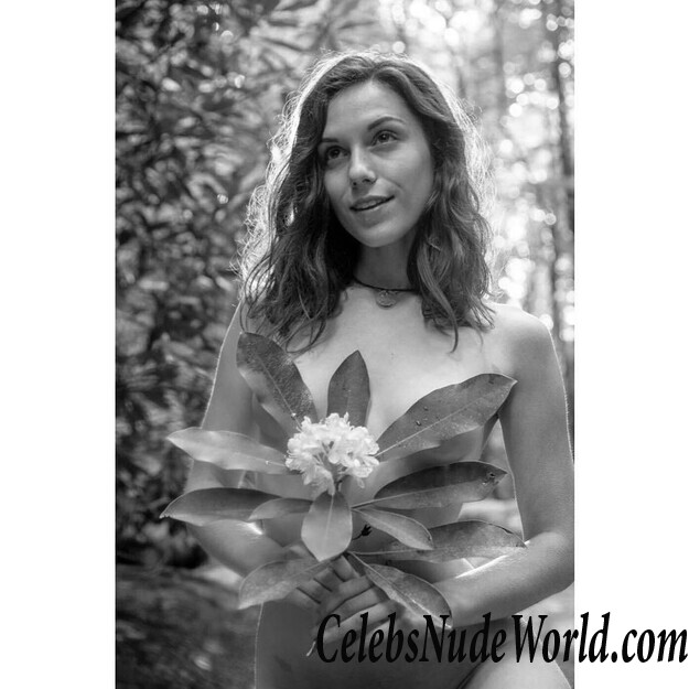 Elena Generi Naked 81981