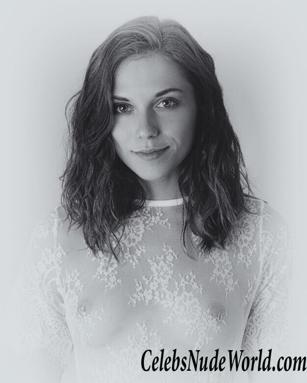 Elena Generi Naked 81991