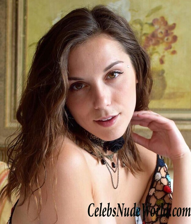 Elena Generi Naked 82007