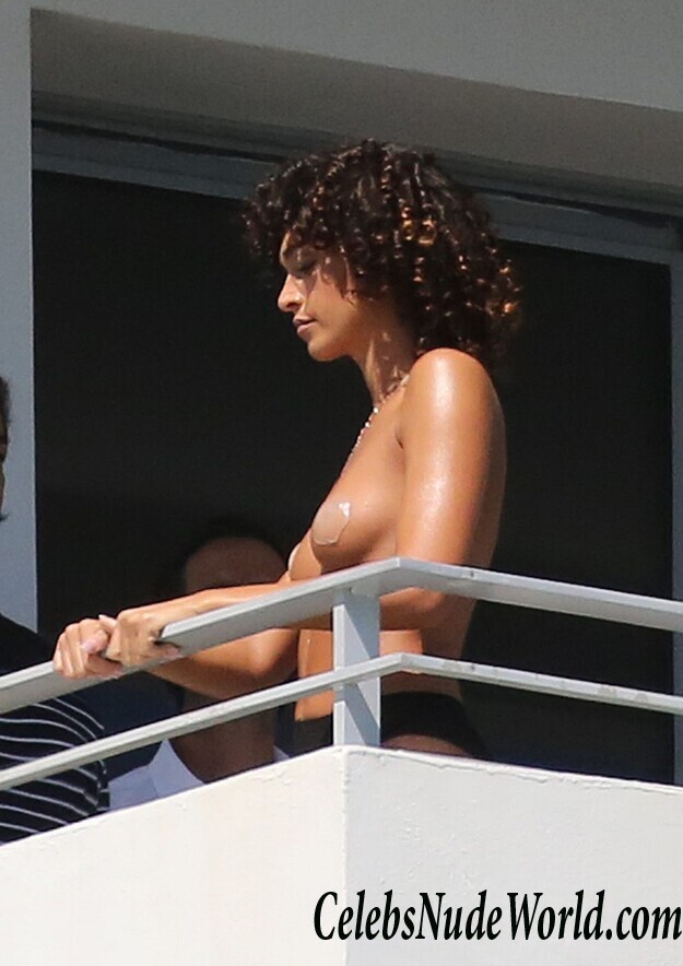 Eden Fines Topless 82109