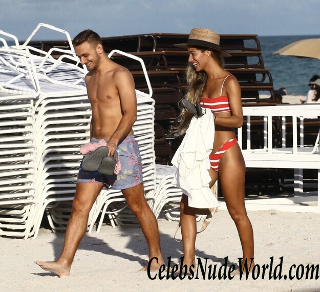 Erika Wheaton Bikini 82829