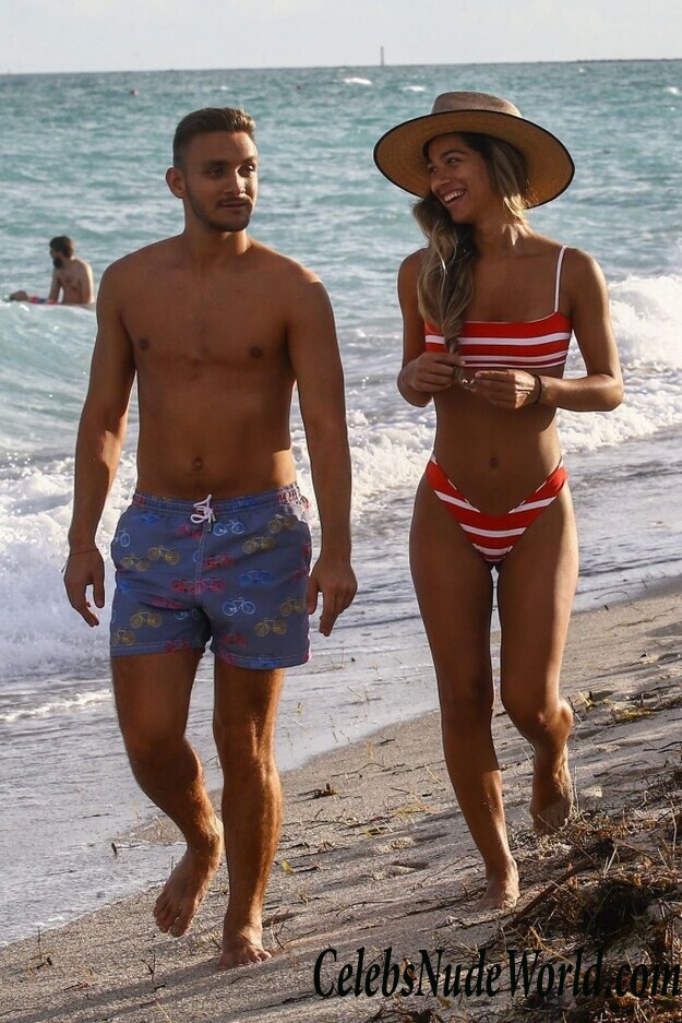 Erika Wheaton Bikini 82838