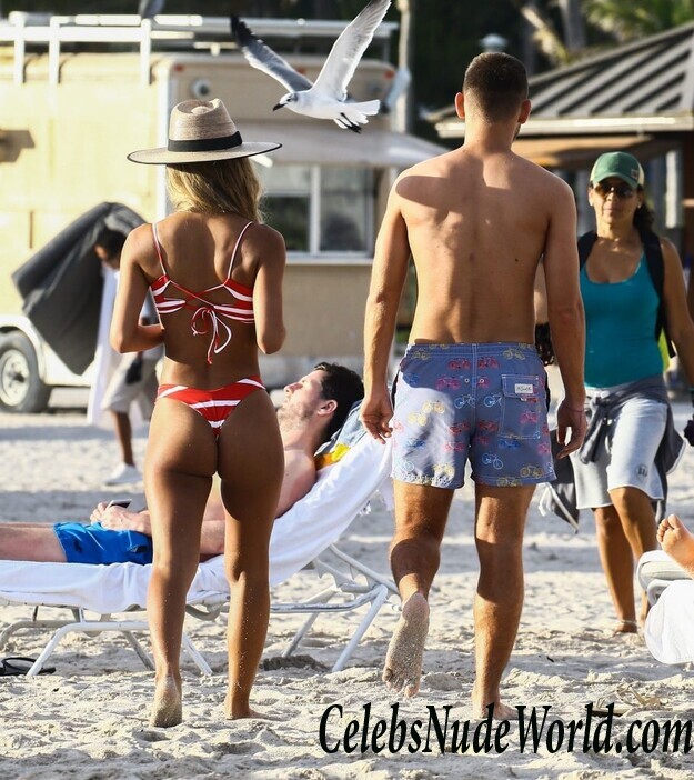 Erika Wheaton Bikini 82848