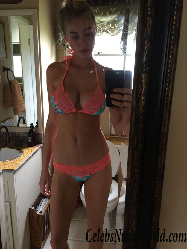 Elizabeth Turner Leaked 82918