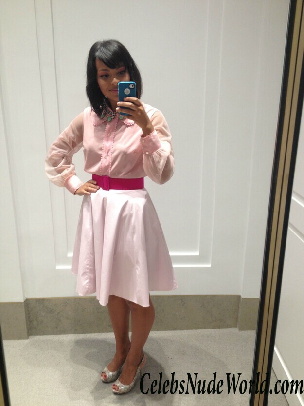 Ellenore Scott LEAKS 83013