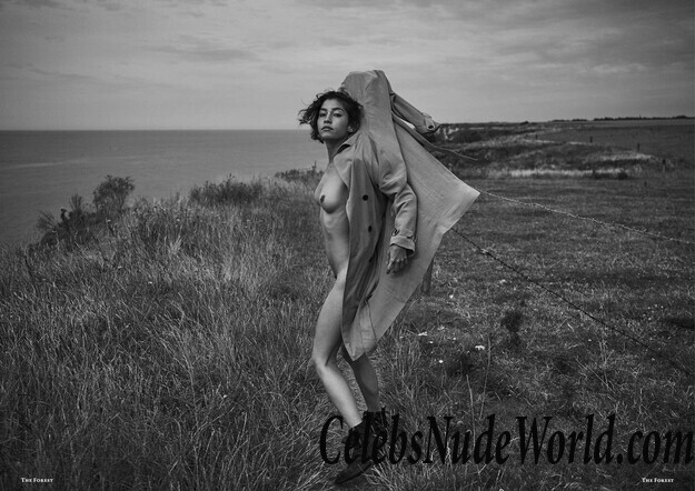 Emilie Payet Nude 83686