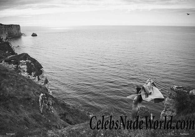 Emilie Payet Nude 83690