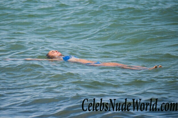 Elizabeth Turner Sexy 83738