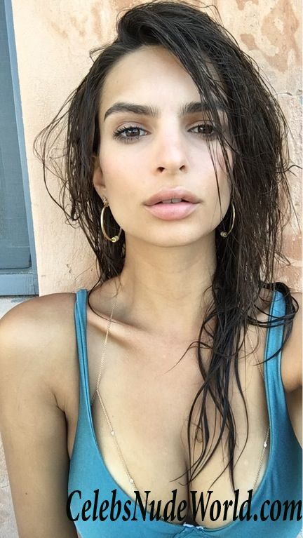Nude Photos of Emily Ratajkowski 83808