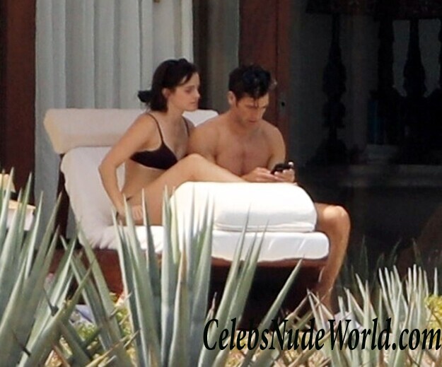 Emma Watson Bikini 84060