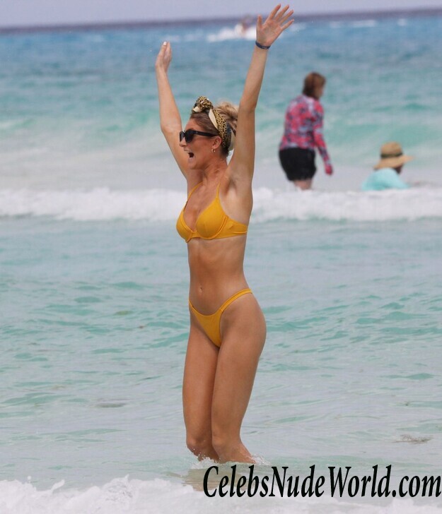 Elise Dalby Bikini 84226