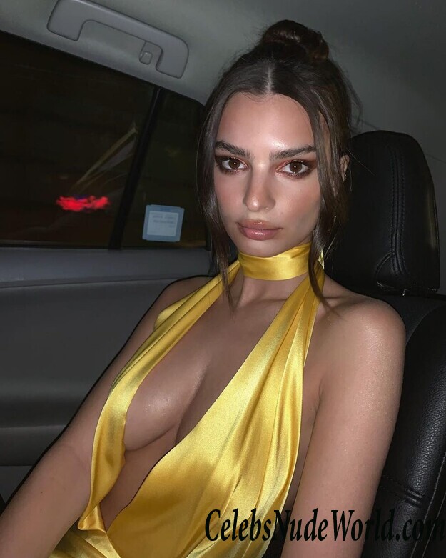 Emily Ratajkowski Cleavage Telegraph