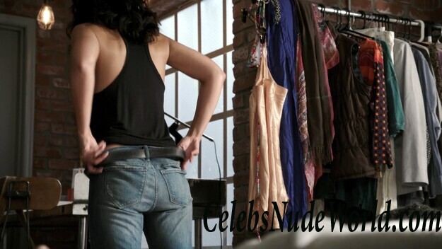 Emmanuelle Chriqui's sex scene photos 84603