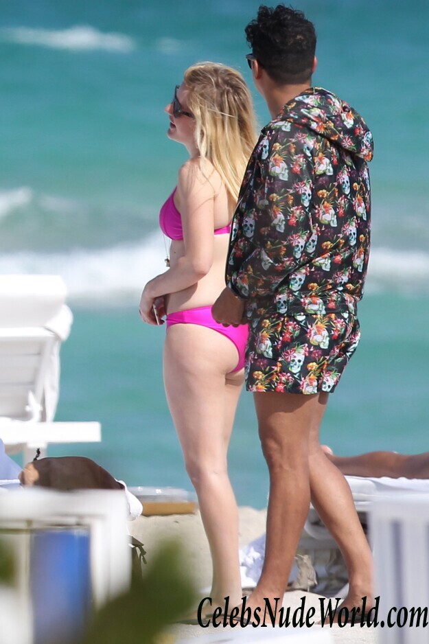 Bikini Photos of Ellie Goulding 84613