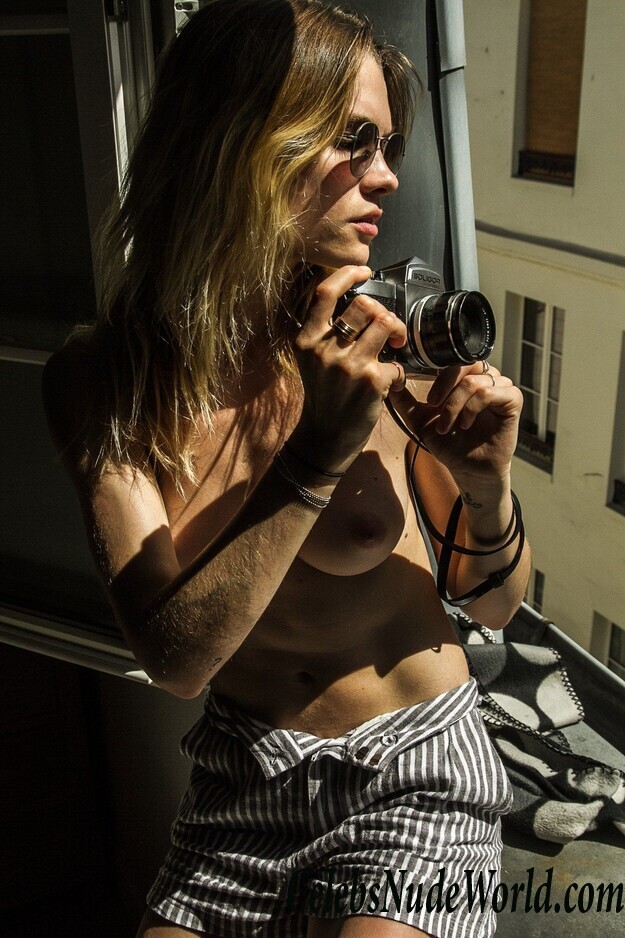 Topless Photos of Eva Biechy 84985