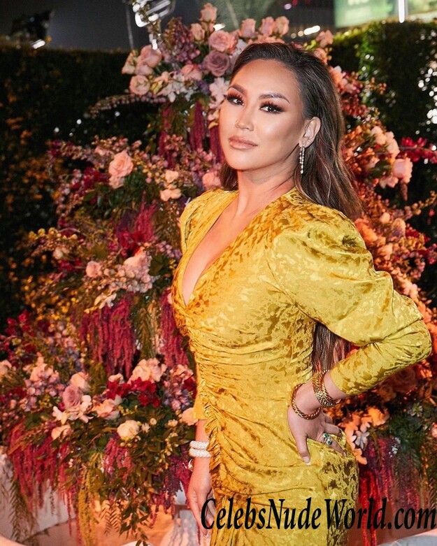 Dorothy Wang Cleavage 85137