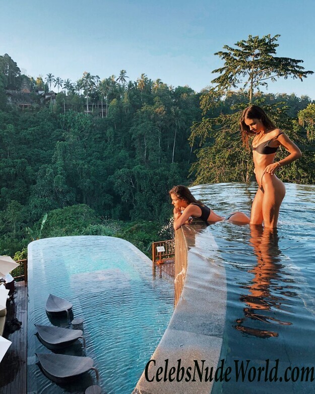 Elisha Herbert Erotic 85300