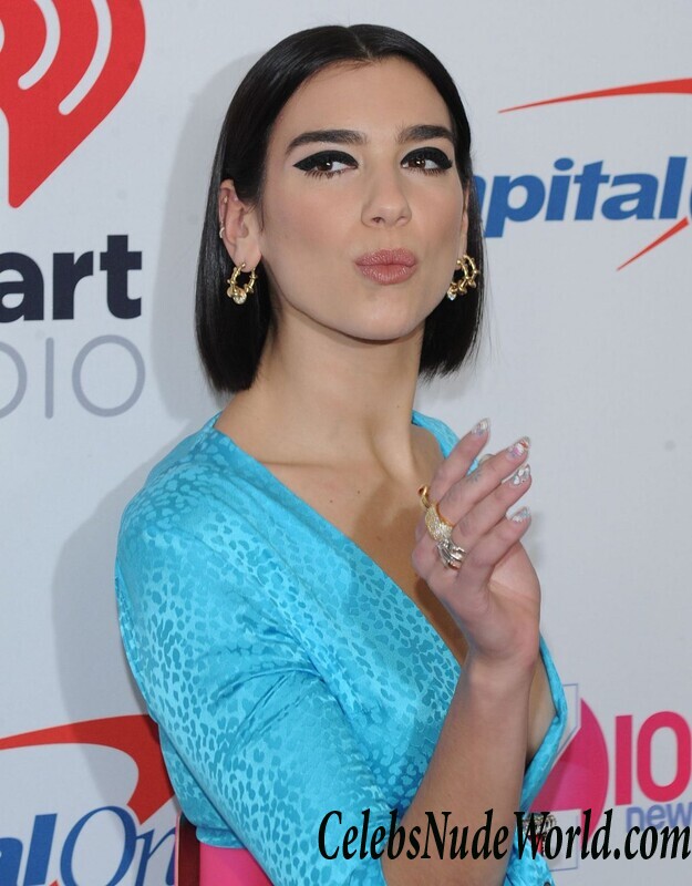Dua Lipa Braless 85616