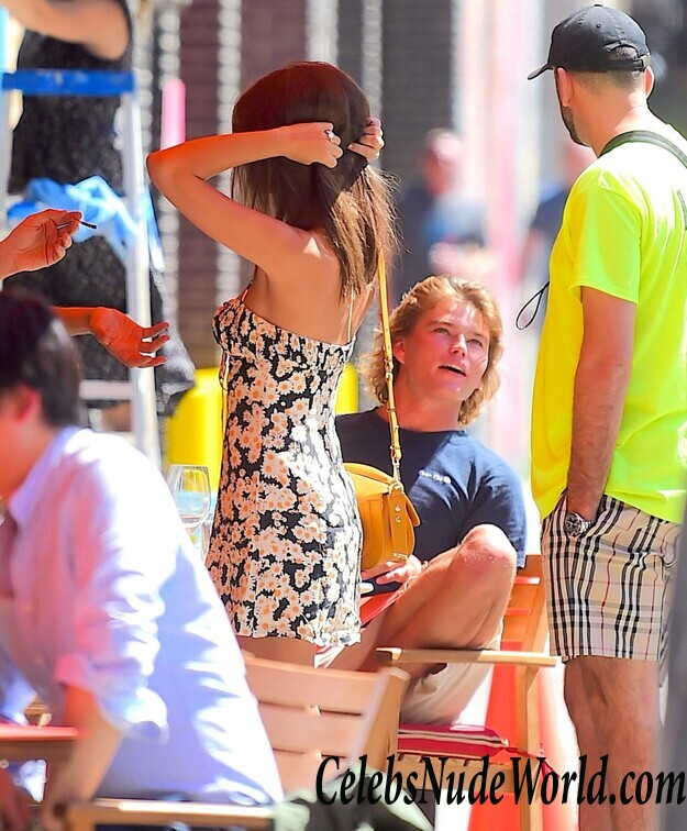 Emily Ratajkowski Sexy 85781