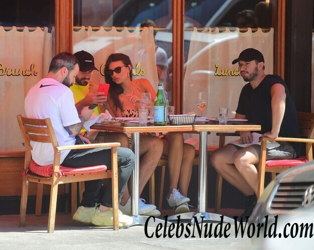 Emily Ratajkowski Sexy 85783