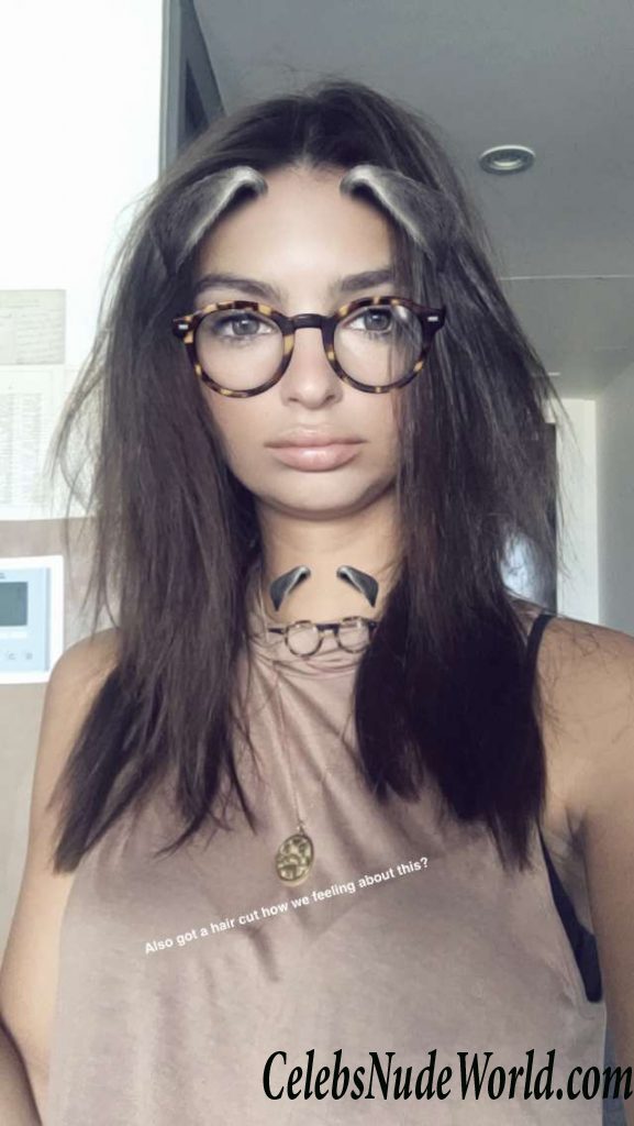 Emily Ratajkowski Sexy 85845